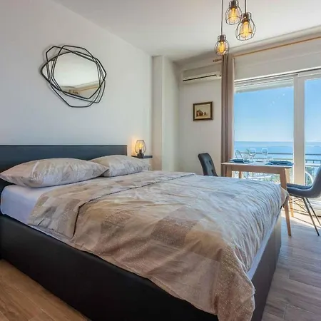 Apartment In 39298 *