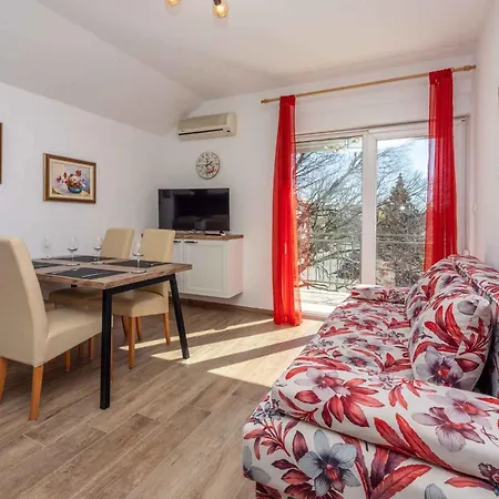 In 39298 Apartment *