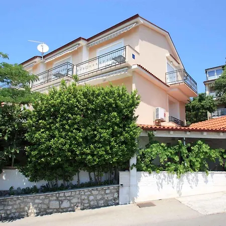 In 39298 Апартаменты *