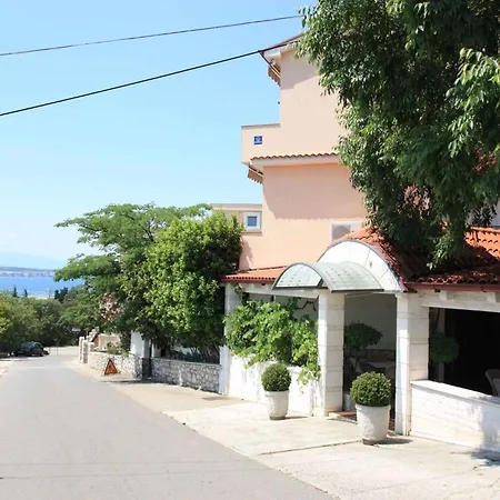 In 39298 Апартаменты Драмаль